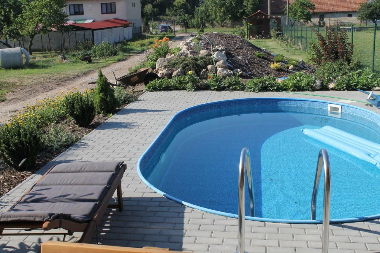 U Čápa Krásný apartmán v Sedleci Sedlec  Esterno foto