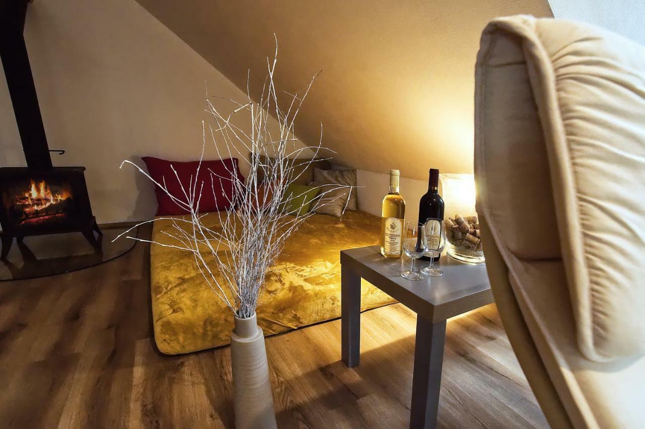 U Čápa Krásný apartmán v Sedleci Sedlec  Esterno foto