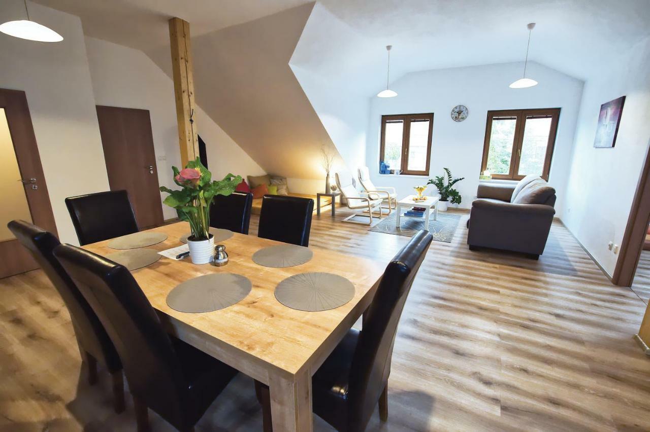 U Čápa Krásný apartmán v Sedleci Sedlec  Esterno foto