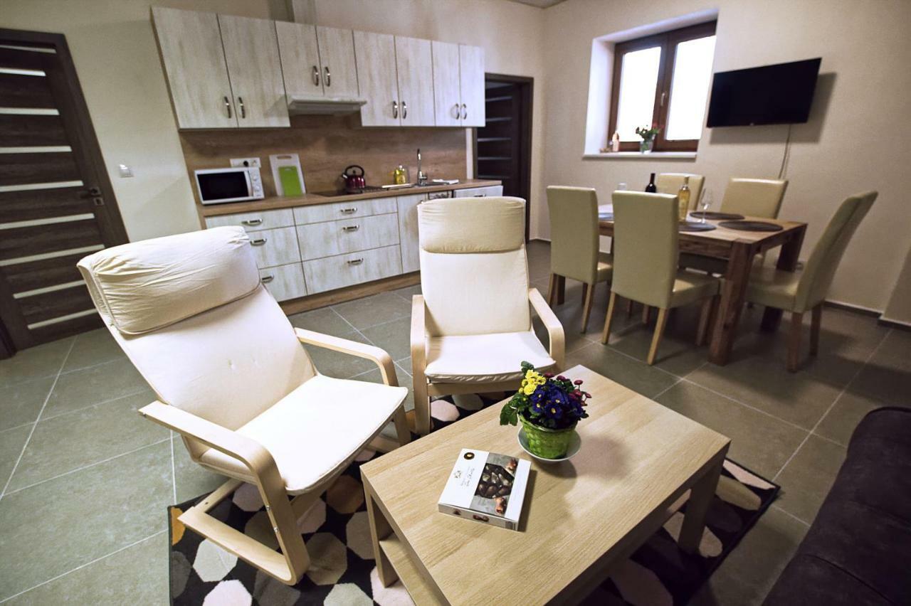 U Čápa Krásný apartmán v Sedleci Sedlec  Esterno foto