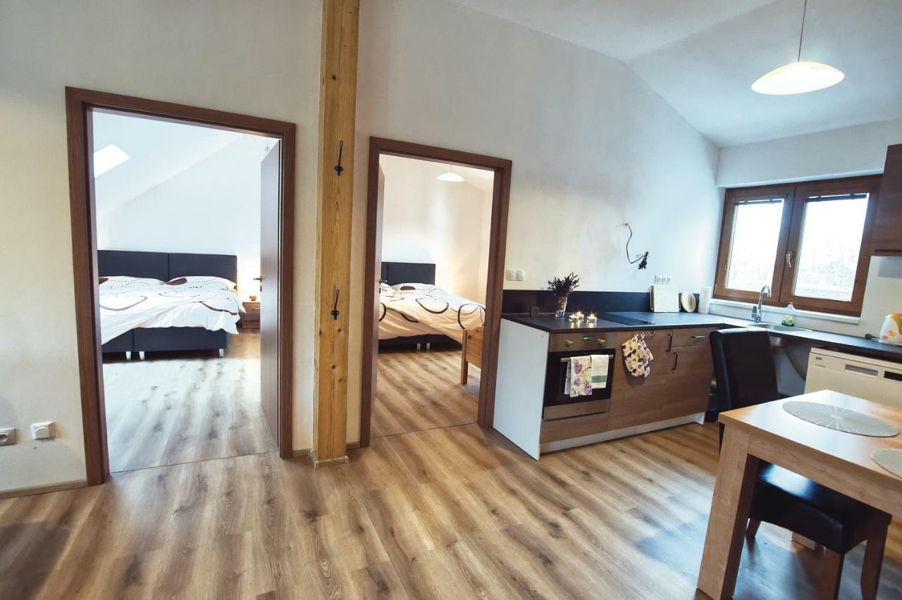 U Čápa Krásný apartmán v Sedleci Sedlec  Esterno foto