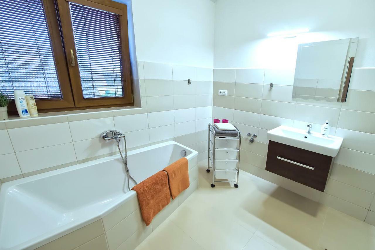 U Čápa Krásný apartmán v Sedleci Sedlec  Esterno foto