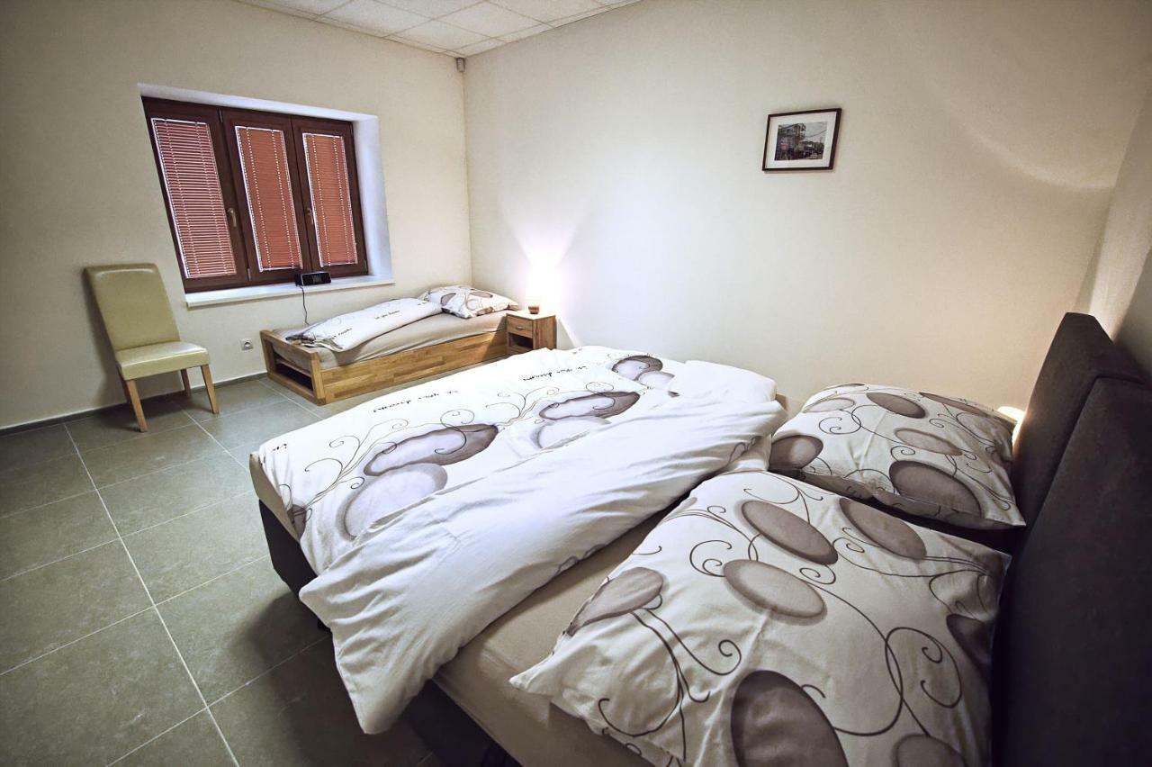 U Čápa Krásný apartmán v Sedleci Sedlec  Esterno foto